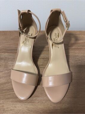 new tan/nude/beige heeled sandal w ankle strap